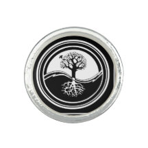 Famille noire et blanche de symbole d'arbre de Yin
