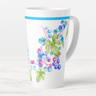 Baies de porcelaine sur une grande Mug en latte