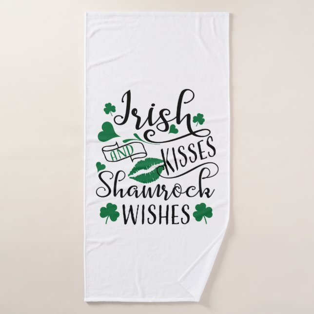 Baisers irlandais et souhaits Shamrocks (Serviette de bain)