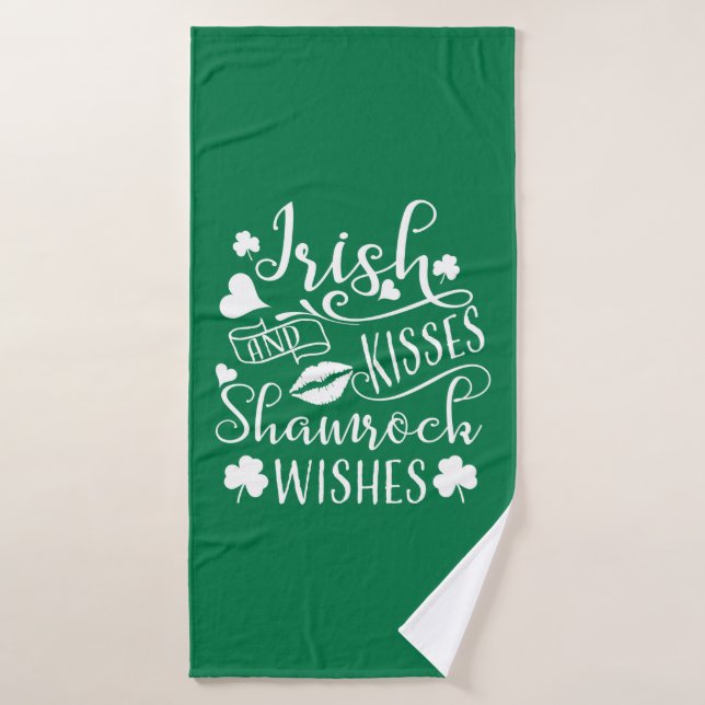 Baisers irlandais et souhaits Shamrocks (Serviette de bain)
