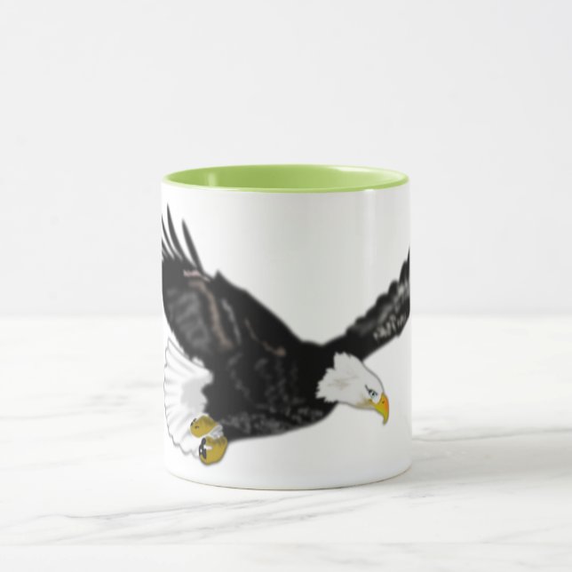 Bald Eagle Flying Mug Gift (Centre)