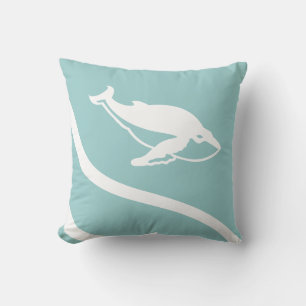 baleine. BLANC sur coussin bleu gris