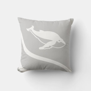 baleine. BLANC sur oreiller gris