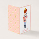 Balise cadeau Pink Vintage Christmas Nutcracker pl<br><div class="desc">Ce design vintage de noix de Noël apporte toutes ces bonnes vibrations nostalgiques d'autrefois. L'avant de cette étiquette-cadeau pliée est ornée d'un biscuit rose pastel sur un arrière - plan blanc éclatant. Le dos de la carte a un arrière - plan rose avec un motif en diamant d'or. Vous pouvez...</div>