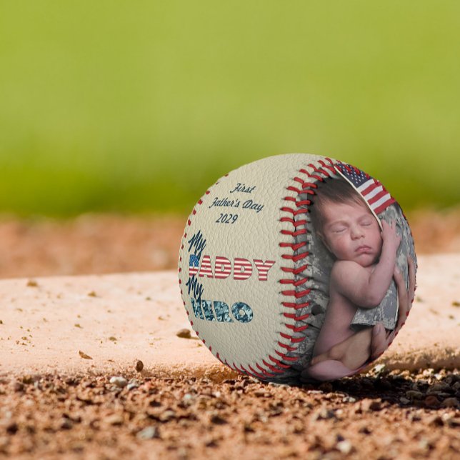 Balle De Baseball 1ère Fête des pères Mon papa Mon héros Photo en cu (Easily personalize this First Father's Day My Daddy My Hero baseball - he'll love it!)