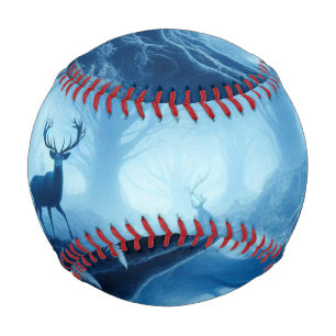 Balle De Baseball Cerfs dans une forêt sombre de brume bleue