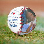 Balle De Baseball Première Fête des pères Lecture Catch<br><div class="desc">Vous cherchez un cadeau de Fête des pères unique et personnalisé pour le fan de baseball de votre vie? Ne cherchez pas plus loin que ce baseball personnalisé ! Ce baseball est entièrement personnalisable avec vos propres photos pour un beau cadeau de première Fête des pères à retenir! Un baseball...</div>
