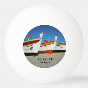 Balle De Ping Pong Bateaux de pêche sur la plage de l'Algarve Photo