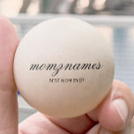 Balle De Ping Pong Nom de la calligraphie personnalisée de la meilleu<br><div class="desc">Célébrez les mamans spéciales de votre vie avec notre design personnalisé Best Mom Ever Calligraphy Name, parfait pour la fête des mères, les anniversaires, ou toute occasion de montrer votre amour. Ce cadeau élégant et personnalisable est idéal pour toutes les mamans, qu’elles soient la meilleure maman au monde, maman-chien, maman-chat...</div>