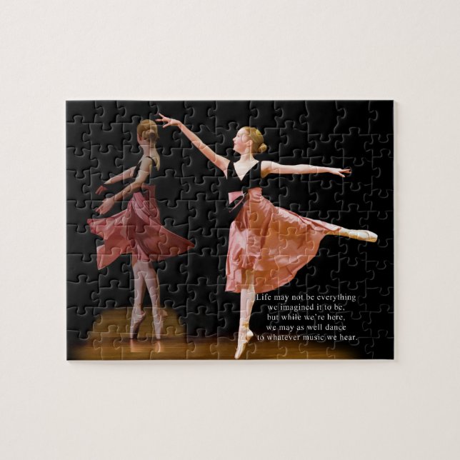 Ballerine dans le puzzle noir et rouge (Horizontal)