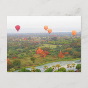 Balles au-dessus de Bagan, Myanmar Carte postale