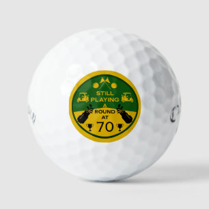 Balles De Golf Au-Dessus De La Colline Golfeur D'Anniversaire