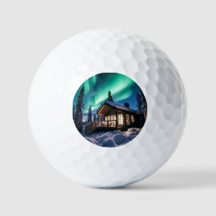 Balles De Golf Aurora borealis au-dessus du cabine d'hiver