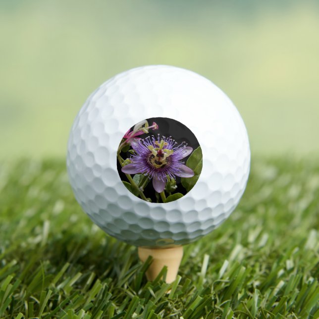 Balles De Golf Beauté énigmatique : Fleur de passion violette (T-shirt Insitu)