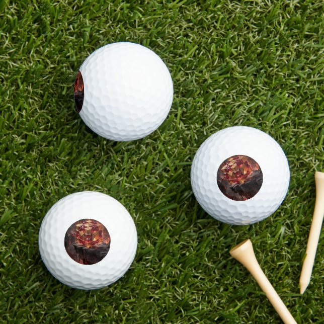Balles De Golf Cube orné sur la falaise volcanique (Herbe in situ)