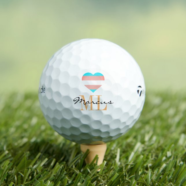 Balles De Golf Drapeau transgenre, Coeur et Fierté Golf monogramm (T-shirt Insitu)