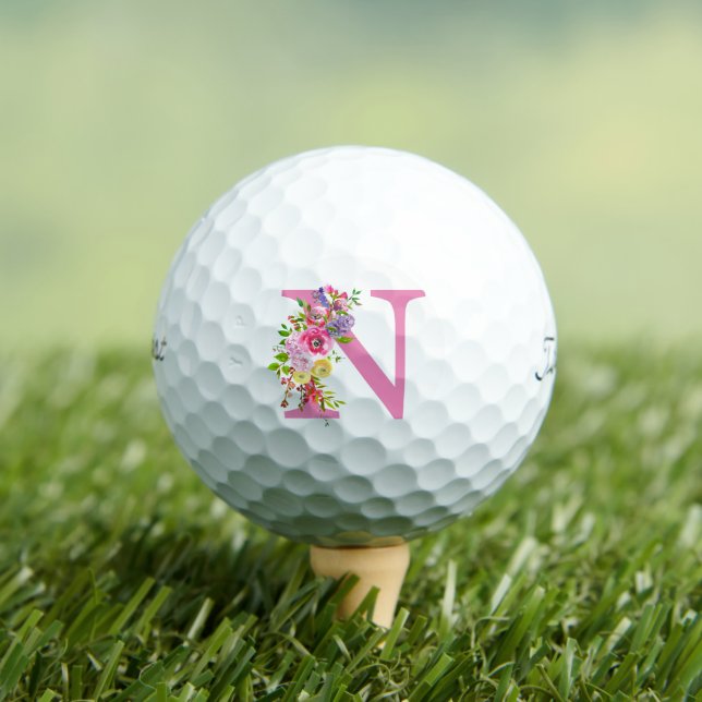 Balles De Golf Fleurs roses initiale N (T-shirt Insitu)