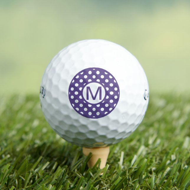 Balles De Golf Joli monogramme à pois violets et blancs (T-shirt Insitu)