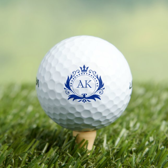 Balles De Golf Monogramme Couronne de luxe bleu (T-shirt Insitu)