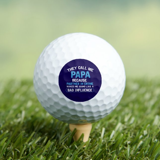 Balles De Golf Papa Cool Papa art de mot  (T-shirt Insitu)