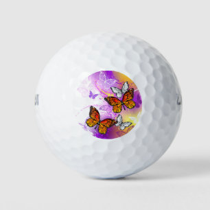 Balles De Golf Papillons Monarque sur Arrière - plan pourpre