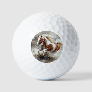 Balles De Golf Peindre Un Cheval Qui Traverse L'Eau