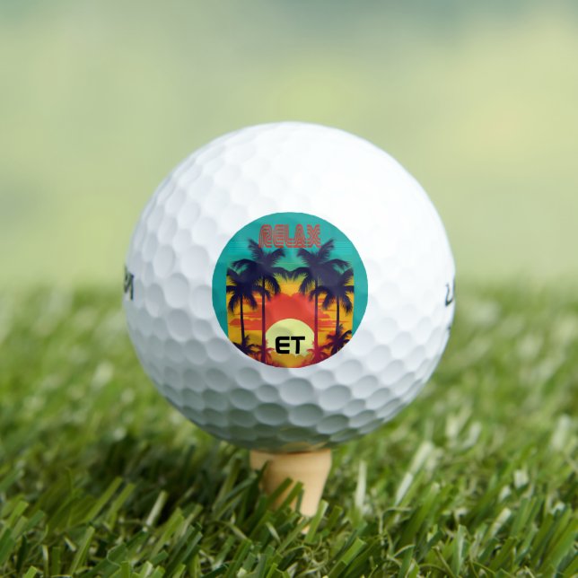 Balles De Golf Retro Tropical 80s Style Monogrammed Golf Balls (T-shirt Insitu)