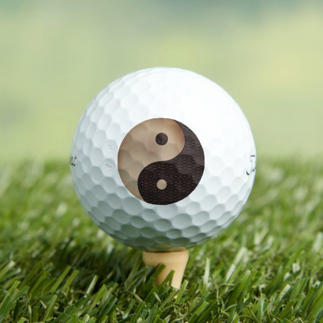 Balles De Golf Yin Yang (T-shirt Insitu)