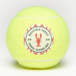 Balles De Tennis Family Seafood Boil Jeux d'été personnalisés<br><div class="desc">C'est de nouveau ici. L'événement annuel de fête d'été que vous prévoyez pour toute la famille de pendre, manger et boire. Commémorez cette année avec un design familial assorti pour rendre la photo parfaite et garder la mémoire vivante pendant des années. Ajoutez les détails de votre famille en cliquant sur...</div>
