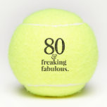Balles De Tennis Funny Modern 80 et Fabulous Funny Anniversaire<br><div class="desc">80 et "Freaking Fabulous" citation sur une drôle de balle de tennis sur mesure avec l'âge modifiable, parfait pour une fête d'anniversaire de tennis ou un cadeau de gardien, et aussi idéal pour des exercices de physiothérapie comme massage balles de tennis, ou pour mettre sur le fond d'une marche pour...</div>