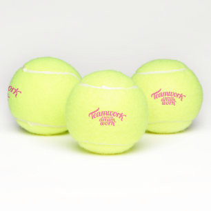 Balles De Tennis Le travail d'équipe de slogan fait le rose de rê