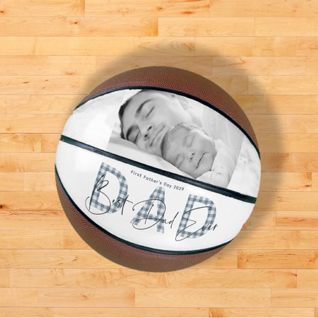 Ballon De Basket Blue Plaid Meilleur Papa Jamais Photo Première Fêt (Easily personalize this photo Best Dad Ever basketball for his First Father's Day for a unique gift)