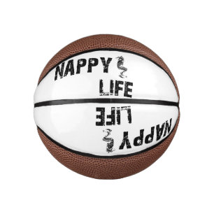 Ballon De Basket Nappy Life Mini Basketball avec logo noir.