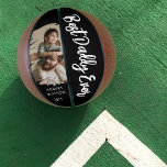 Ballon De Basket Photo élégant avec effet brossé 'Meilleur papa de<br><div class="desc">Cadeau de basketball moderne pour papa,  avec une photo à effet brossé et un texte personnalisé incluant l'année et leur nom. Idéal comme cadeau personnalisé pour une première fête des pères,  la fête des pères,  un anniversaire ou Noël.</div>