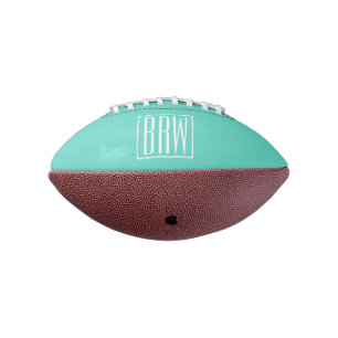 Ballon De Foot Bold Modern White on aqua