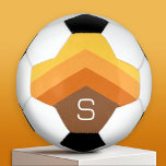 Ballon De Foot Gros fléchettes colorées Chevron avec Monogramme<br><div class="desc">Un design en zag graphique et audacieux,  aux couleurs terreuses. Ce design coloré comprend un ensemble de couleurs. Si vous devez apporter des modifications à l'art,  cliquez sur le bouton customiser et apporter des modifications.</div>