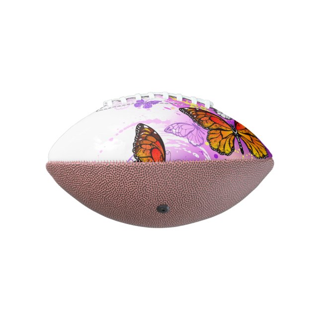 Ballon De Foot Papillons Monarque sur Arrière - plan pourpre (Tourné à 270°)