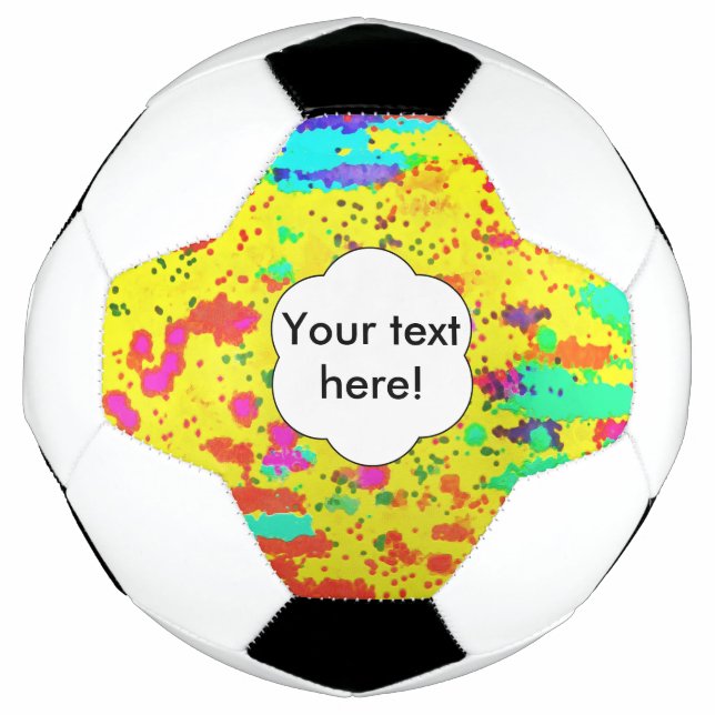 Ballon De Foot Peignez éclabousse sur un arrière - plan jaune (Devant)