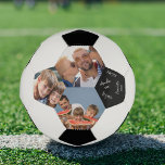 Ballon De Foot Signé 3 photo Collage noir et blanc<br><div class="desc">Créez votre propre ballon de football signé avec 3 de vos photos préférées et jusqu'à 4 signatures - parfait pour la fête des pères ou toute autre occasion. Le modèle est configuré pour vous jusqu'à 4 signatures et chaque signature est dans une écriture manuscrite différente (laissez les boîtes de modèle...</div>
