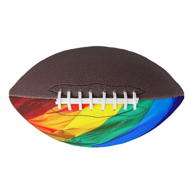 Ballon De Foot SlipperyJoe's drapeau gay pride agitant des couleu (Devant)