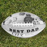 Ballon De Foot Typographie Rustique du meilleur papa Père`s Day 3<br><div class="desc">Moderne et rustique Meilleur Papa Jamais Typographie Jour des Pères 3 Photo Football. Arrière - plan gris rustique et blanc avec typographie noire et tendance. Personnalisez avec 3 photos préférées et vos noms dans le doux message. Les photos en noir et blanc ont l'air super sur ce design. Changez le...</div>