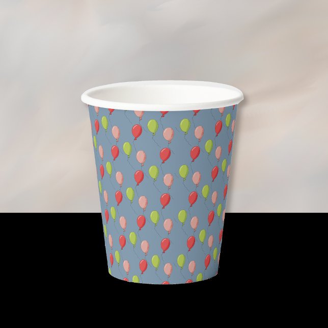 Ballons d'anniversaire Gobelets en papier bleu cla (Light blue paper cup with the pattern of flying balloons . Perfect for a kid birthday party . )
