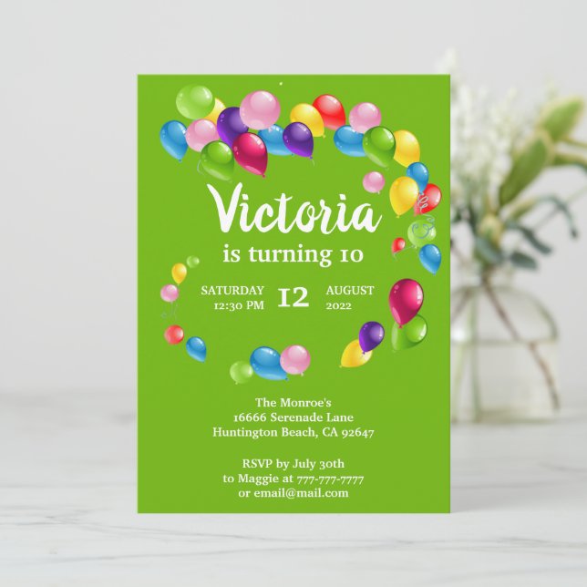 Ballons de haut et de loin Invitation de fête d'an (Debout devant)