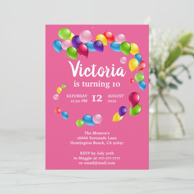 Ballons de haut et de loin Invitation de fête d'an (Debout devant)