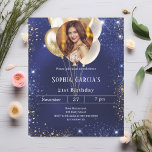 Ballons photo bleu marine en or invitation anniver<br><div class="desc">Une invitation moderne, élégante et glamour pour une fête d'anniversaire de 21 ans (ou n'importe quel âge). Un arrière - plan bleu marine, décoré de parties scintillant bleu et faux or brille et de ballons d'or. La couleur bleue est inégale. Personnalisez et ajoutez votre nom, votre photo et les détails...</div>