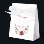 Ballotins Amour éternel<br><div class="desc">La faire-part de mariage "Everternal Love" offre une expression vraiment intemporelle de romance. Ce design élégant présente un beau bouquet aquarelle au fond, soigneusement composé de roses rouges profondes et de lys calles blancs immaculés, complété par les délicats feuilles de meuniers poussiéreux. L'arrangement asymétrique et formel symbolise une histoire d'amour...</div>
