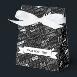 Ballotins Amusants 18ème anniversaire Fête Faveurs Personnal<br><div class="desc">Typographie unique et spéciale thème 18ème anniversaire décoration et cadeaux de fête. Le texte comprend féroce et fab à 18. fabuleux à 18 ans, extraordinaire 18ème anniversaire, extra spécial 18ème anniversaire, heureux 18ème anniversaire, rocking 18ème anniversaire, beau à 18 ans, extraordinaire 18ème anniversaire. Disponible en texte coloré clair en jaune,...</div>