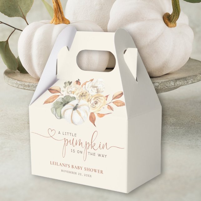 Ballotins Baby shower fleuri d'automne petit Citrouille (Autumn is in the air with this little pumpkin on the way fall floral baby shower favor box.)