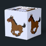 Ballotins Ballotin de fête d'anniversaire Cowboy Kid<br><div class="desc">Illustration graphique d'un cowboy amusant et de son cheval sur un ballotin de fête d'anniversaire.</div>