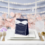 Ballotins Ballotin de traitement de fête<br><div class="desc">Cette boîte de faveur de fête est présentée dans une élégante couleur bleu marine et blanc. Customisez cet élément et modifiez l'exemple de texte sur le vôtre. Astuce : Ajoutez simplement vos bonnes friandises et ajoutez un ruban festif.</div>